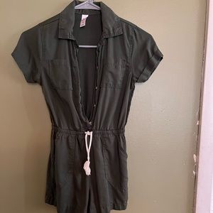 Girls olive green romper (shorts) gently worn